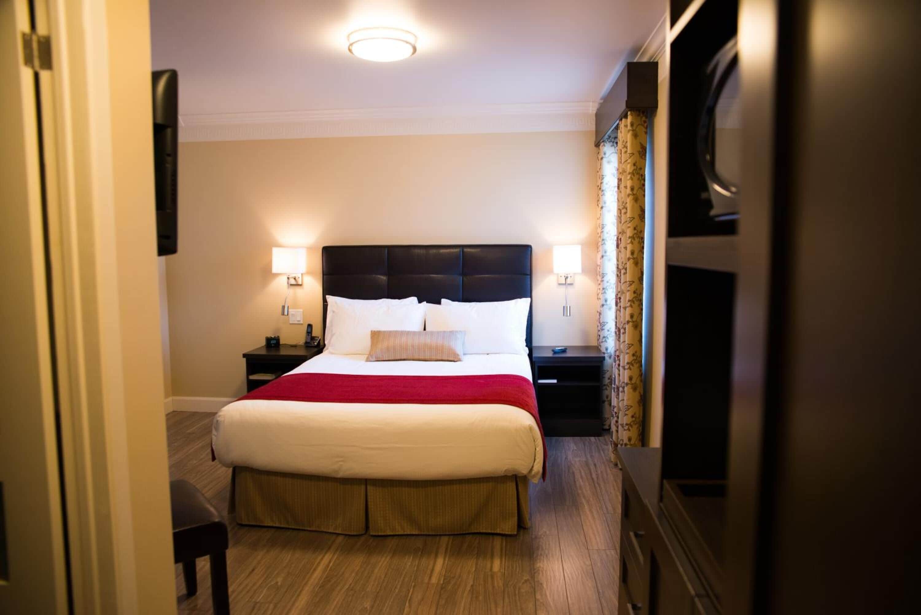 in-room safe, desk, soundproofing, iron/ironing board