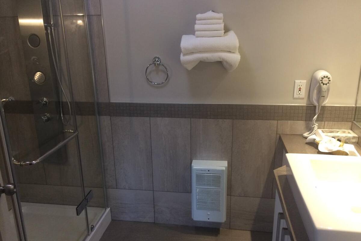 free toiletries, bathrobes, towels