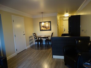 TV màn hình phẳng 40-inch có truyền hình cáp, TV 