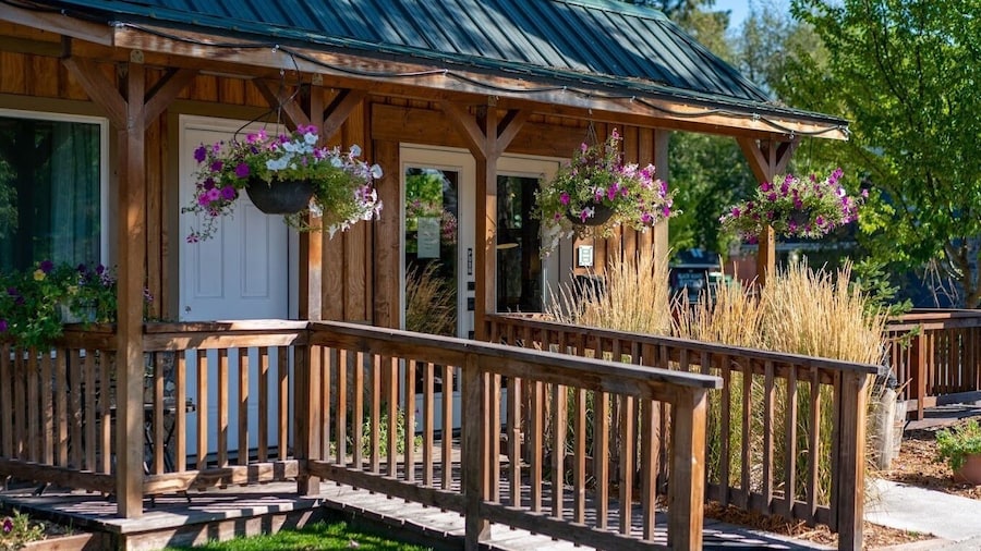 Evergreen Motel