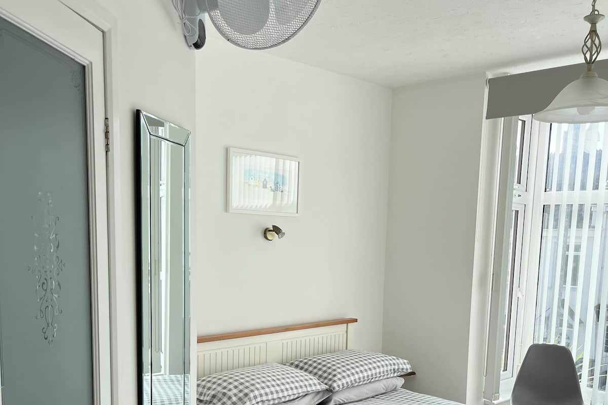 7 habitaciones, wifi gratis y ropa de cama