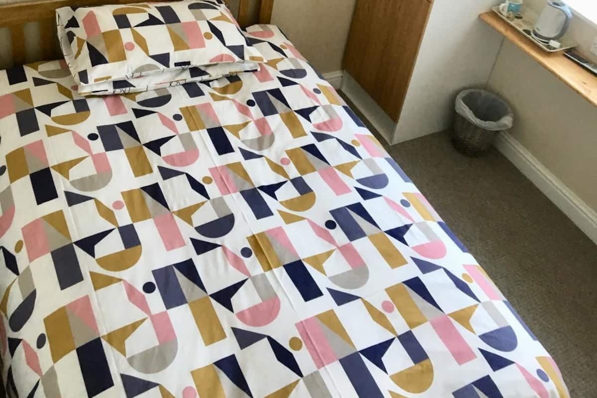 7 bedrooms, free WiFi, bed sheets