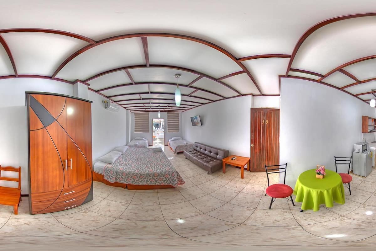 1 habitación, edredón, tabla de planchar con plancha y wifi gratis