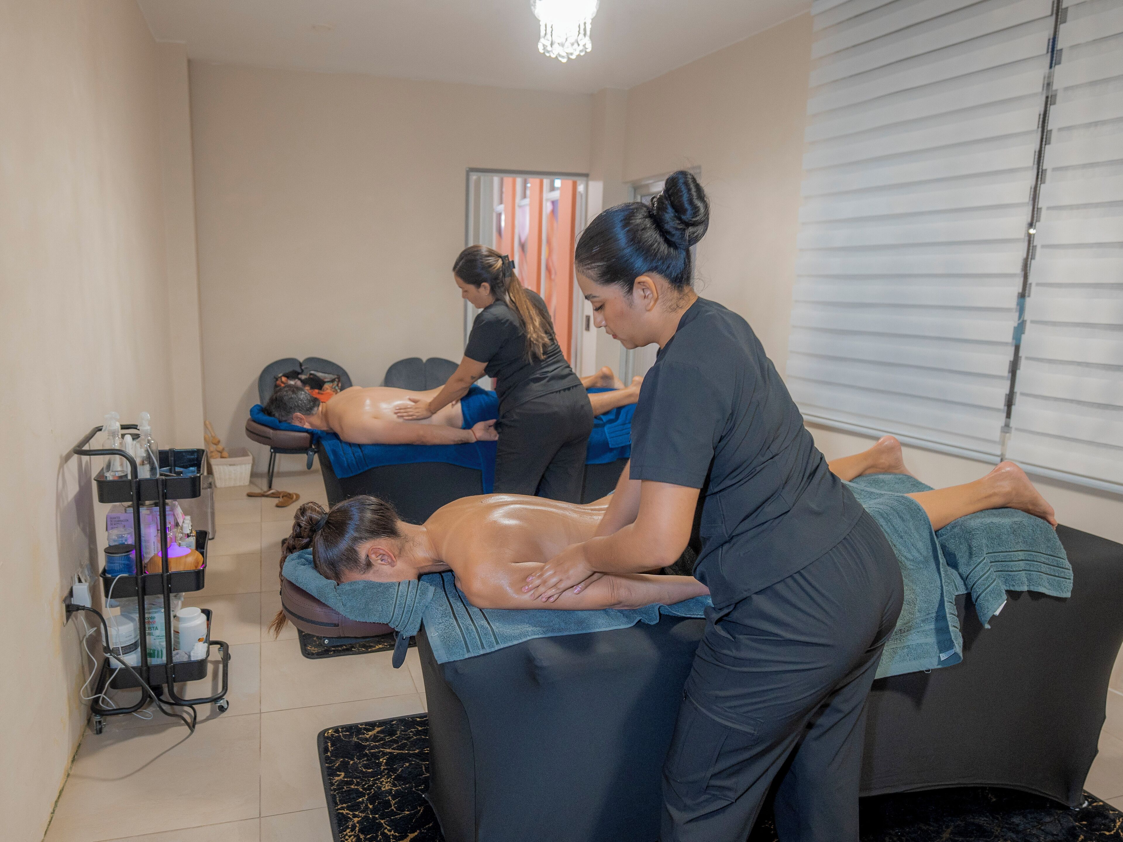 Soins corporels, soins d'hydrothérapie, soins d'aromathérapie