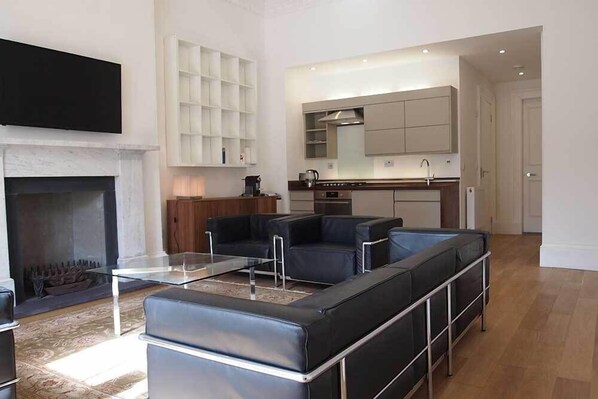 Living room - Suites In The City (Glasgow)