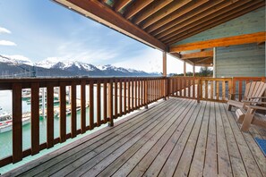 Executive Suite, 1 Bedroom, Marina View, Oceanfront | Terrace/patio - Safari Lodge (Seward)