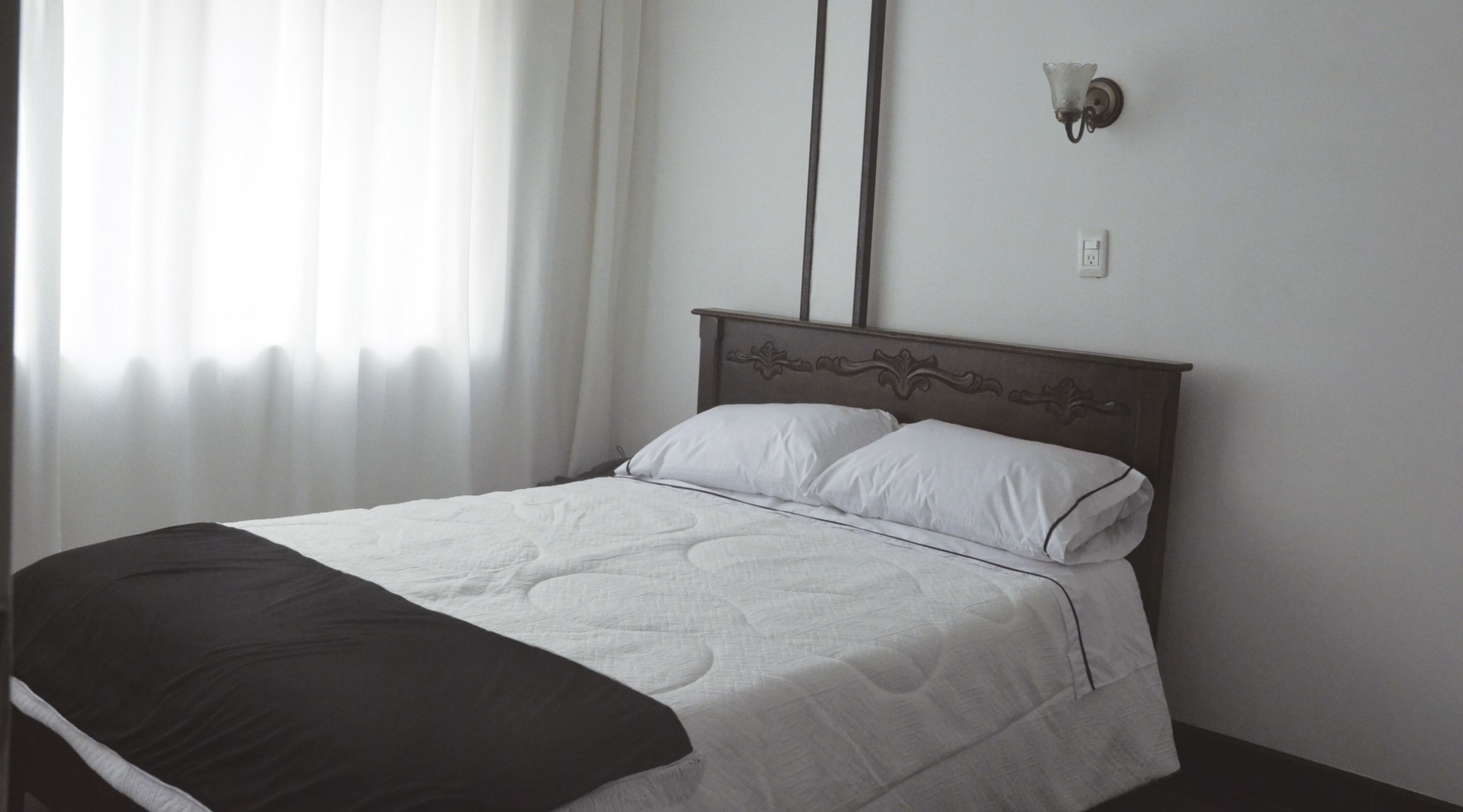 Premium bedding, in-room safe, desk, blackout drapes