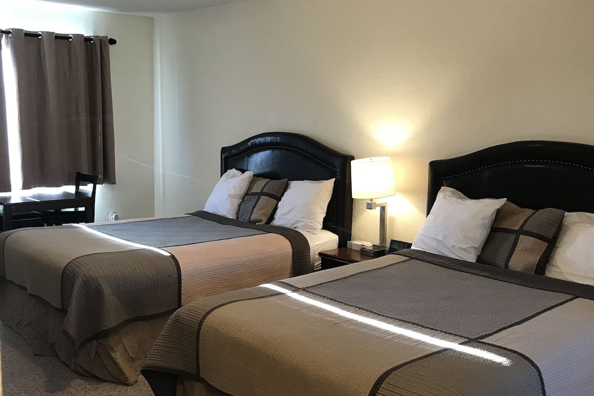 Family Room, 2 Queen Beds