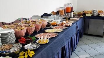 Desayuno buffet incluido todos los días