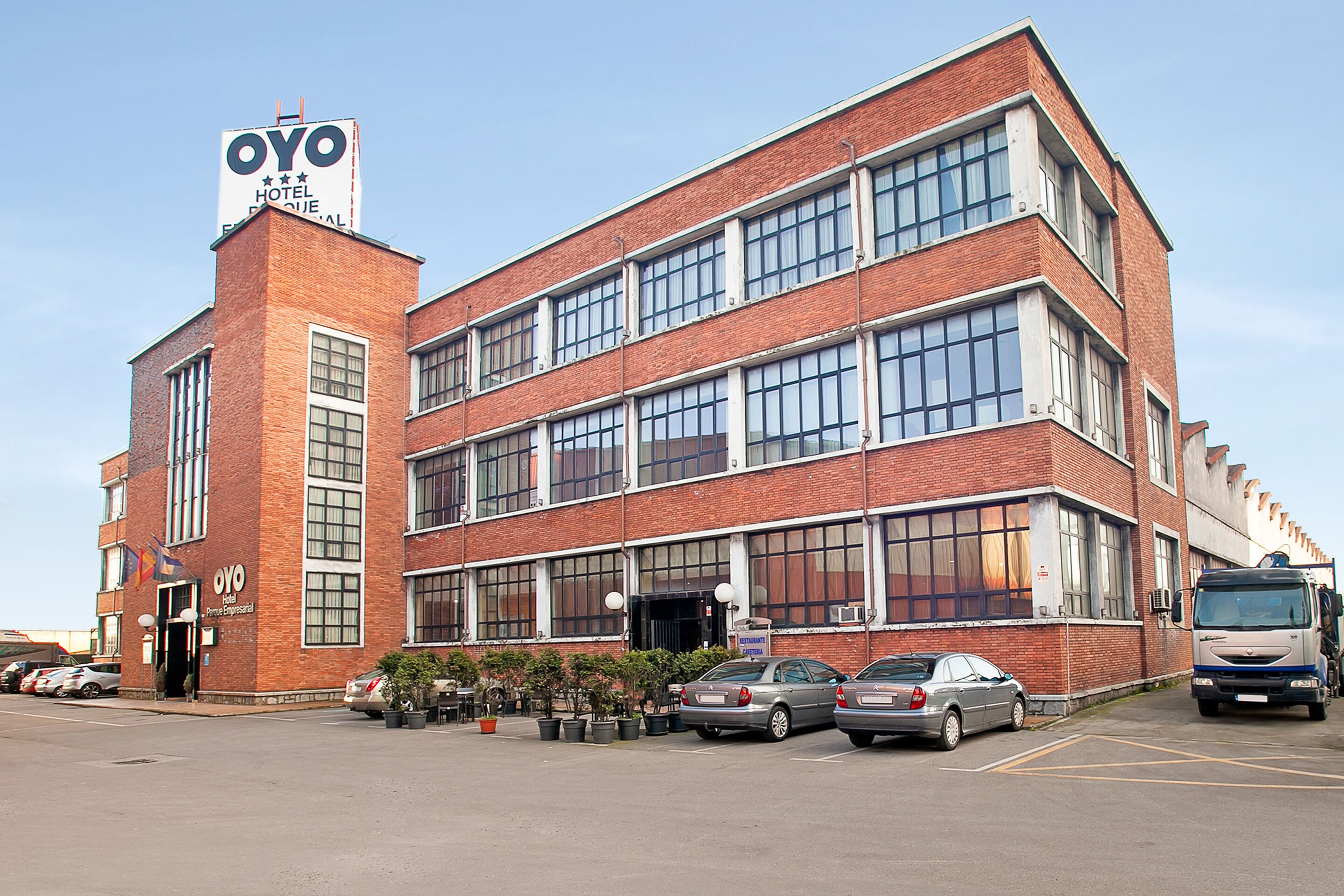 Mặt tiền nơi lưu trú