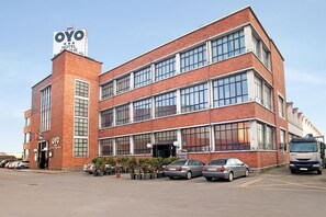 Front of property - Parque Empresarial by Vivere Stays (Aviles)