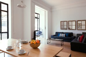 Plasma TV - My Address in Barcelona (Barcelona)