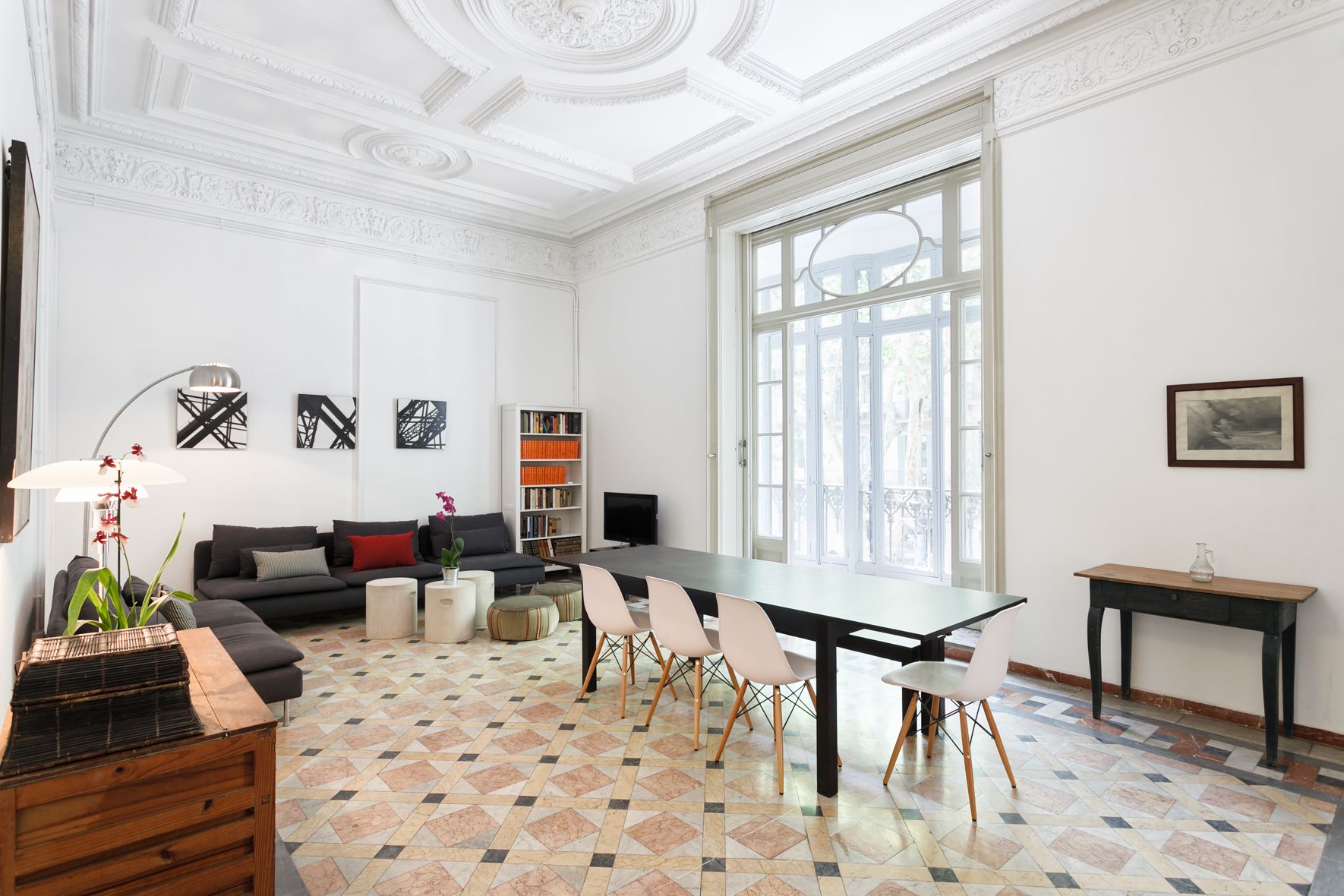 Apartment, 4 Bedrooms | Living room | Plasma TV