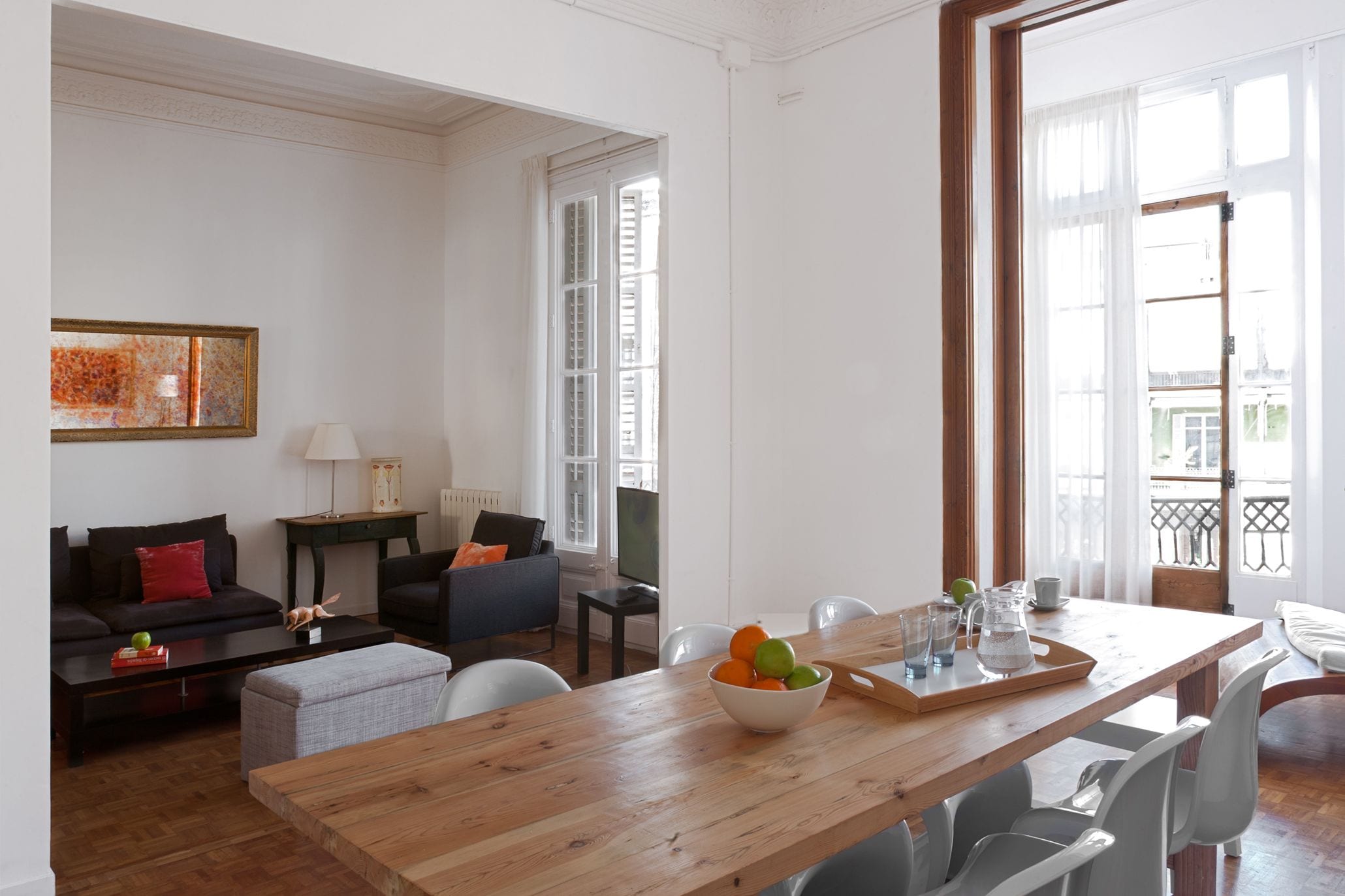 Departamento estándar, 6 habitaciones | Sala de estar | Televisión de plasma 