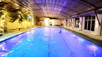 Una piscina techada