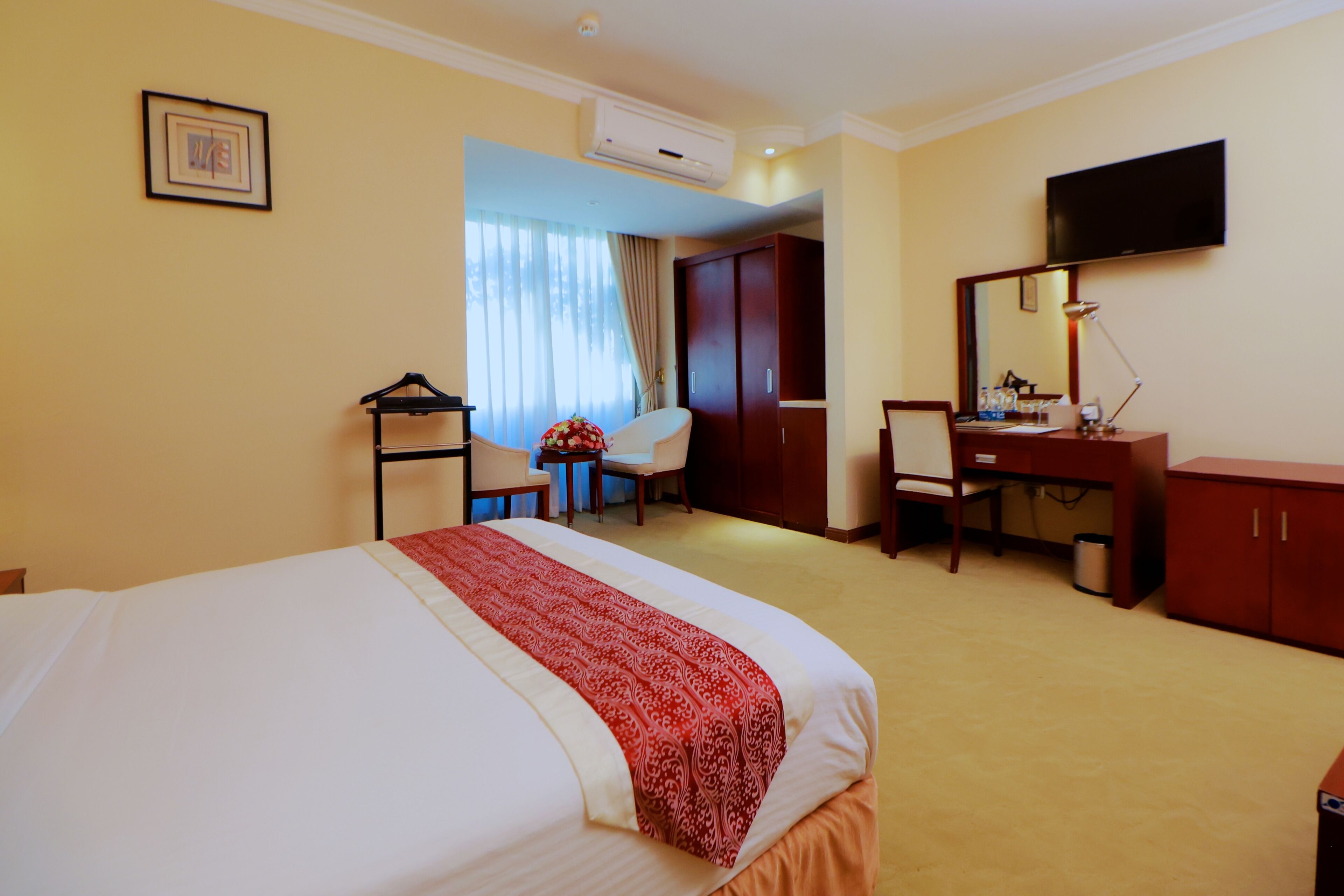 Egyptian cotton sheets, premium bedding, minibar, in-room safe