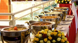 Free daily buffet breakfast
