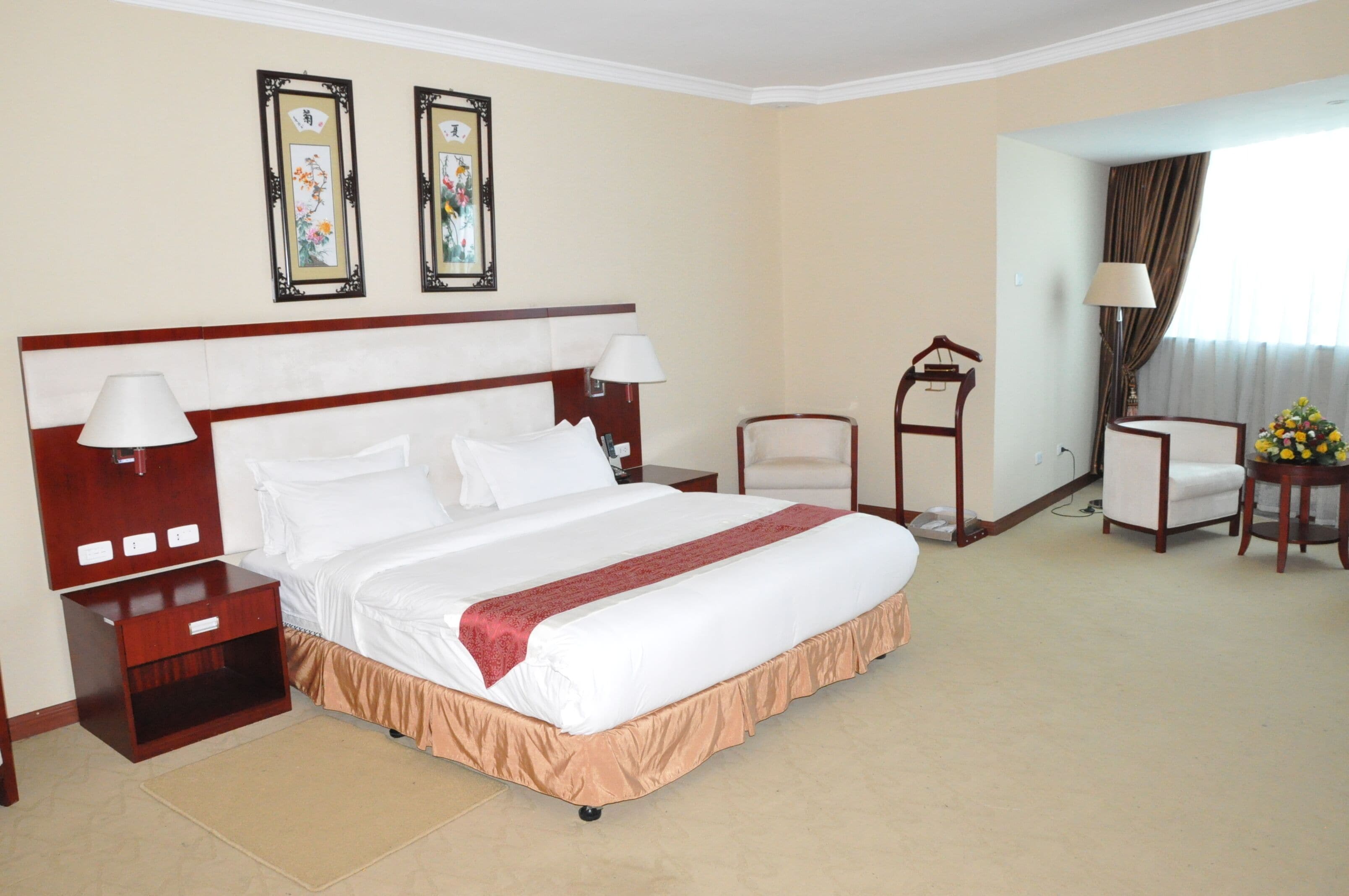 Egyptian cotton sheets, premium bedding, minibar, in-room safe