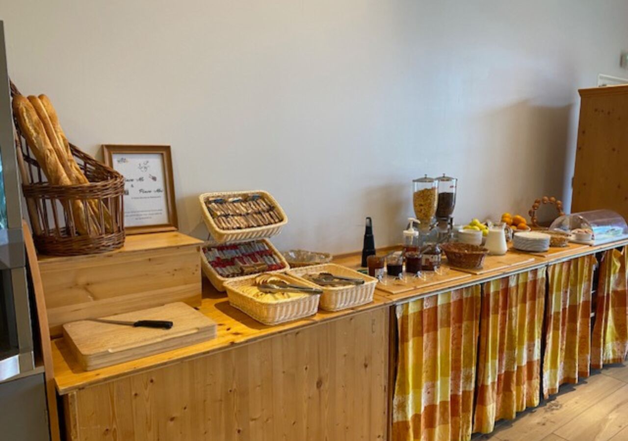 daily continental breakfast (eur 12 per person)