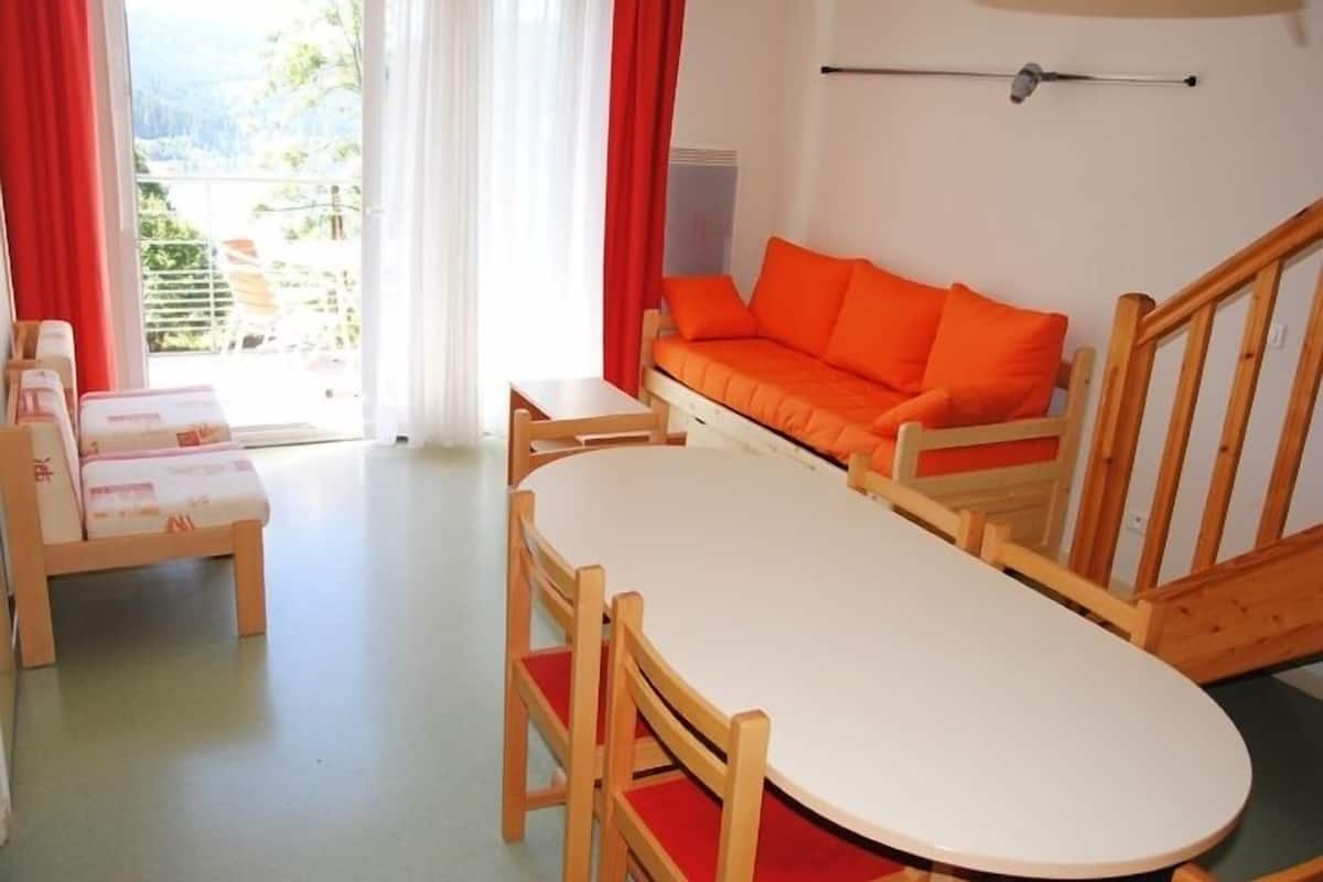 apartment (duplex) | living area | flat-screen tv