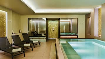 Minibar, in-room safe, desk, laptop workspace