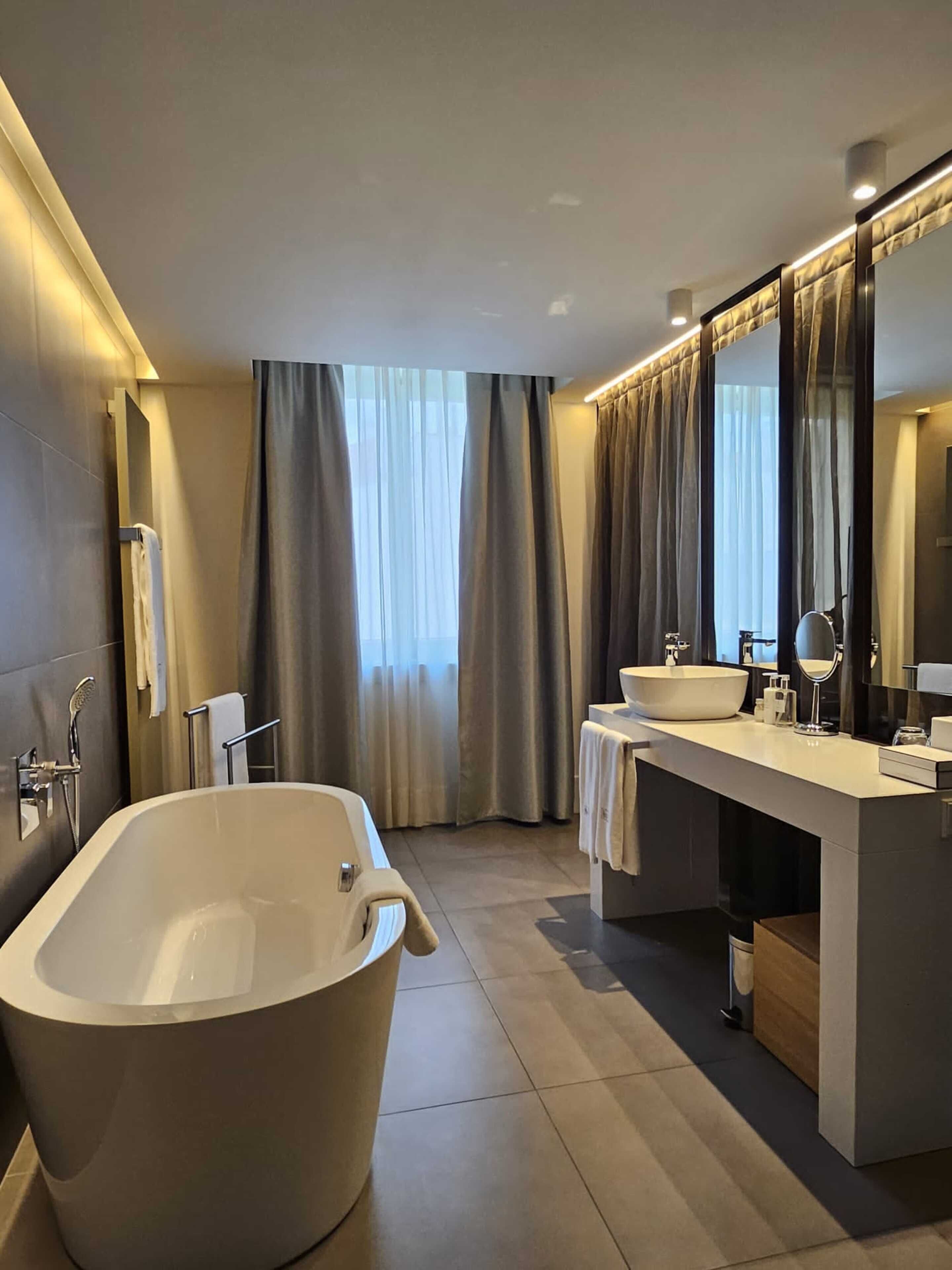 minibar, in-room safe, desk, laptop workspace