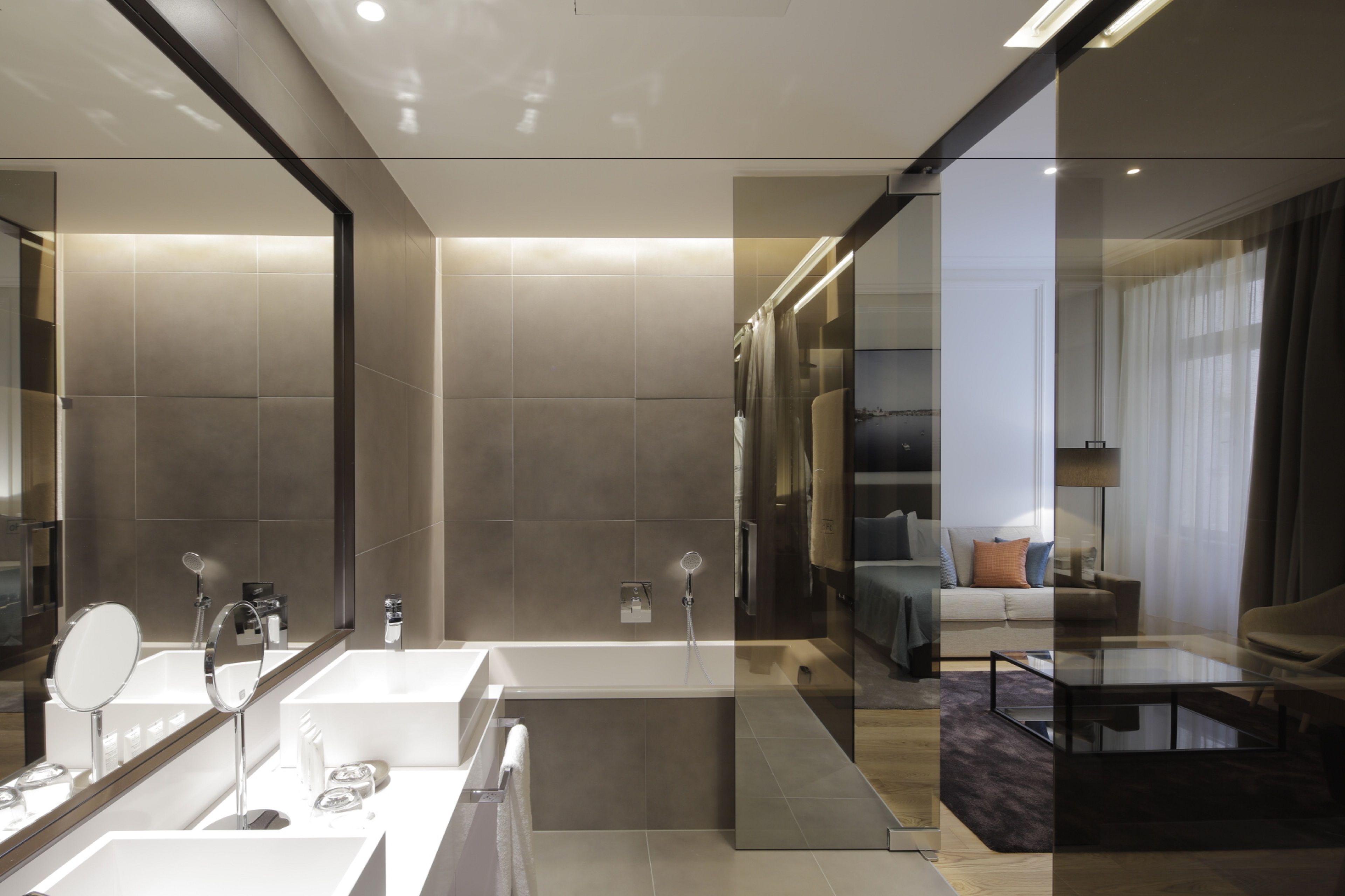 minibar, in-room safe, desk, laptop workspace