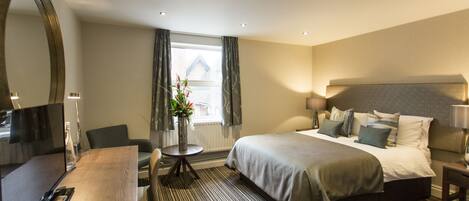 Literie de qualité supérieure, coffres-forts dans les chambres, bureau