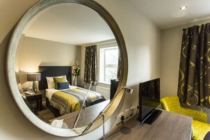 Single Room | Premium bedding, in-room safe, desk, iron/ironing board