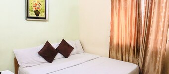 De Lawrence Court & Suites