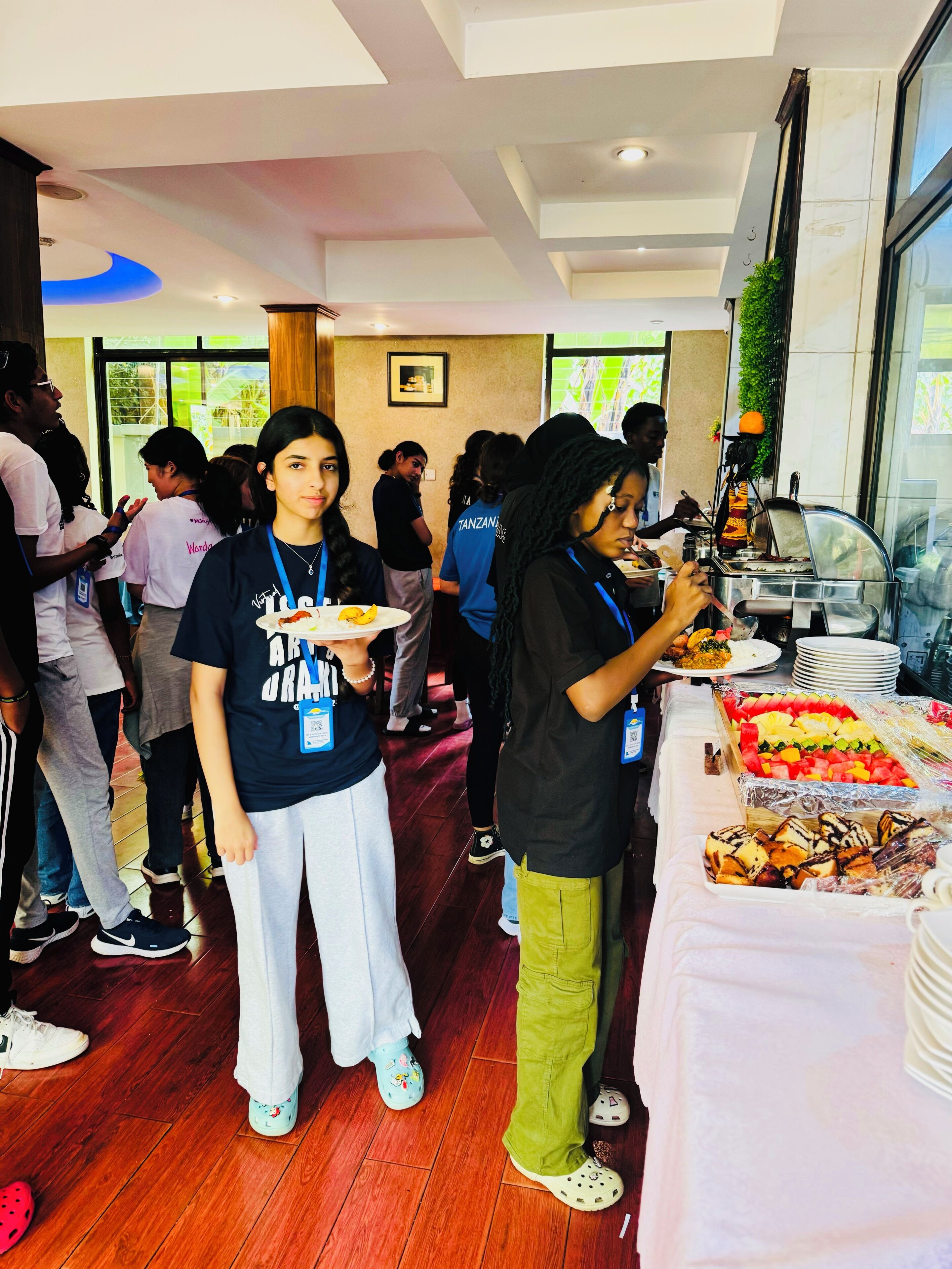 Se sirven almuerzos y cenas, cocina internacional