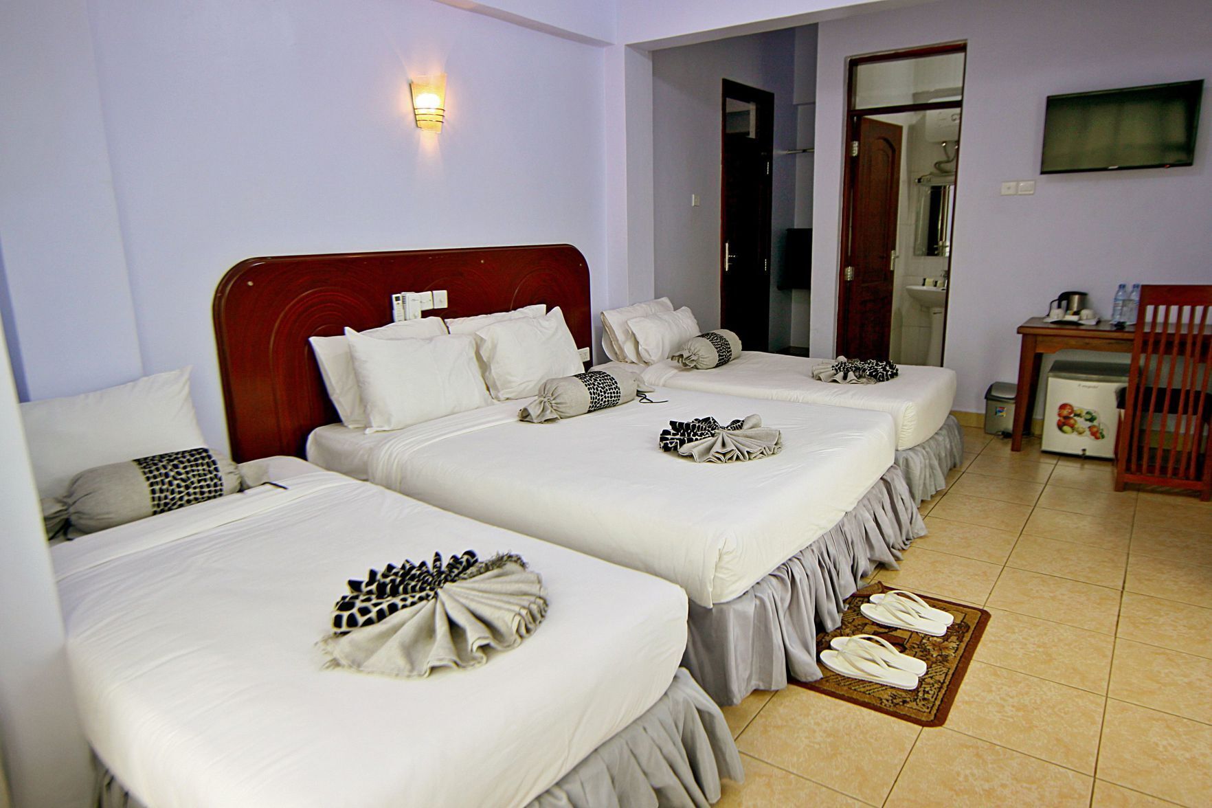 Premium bedding, in-room safe, desk, free WiFi