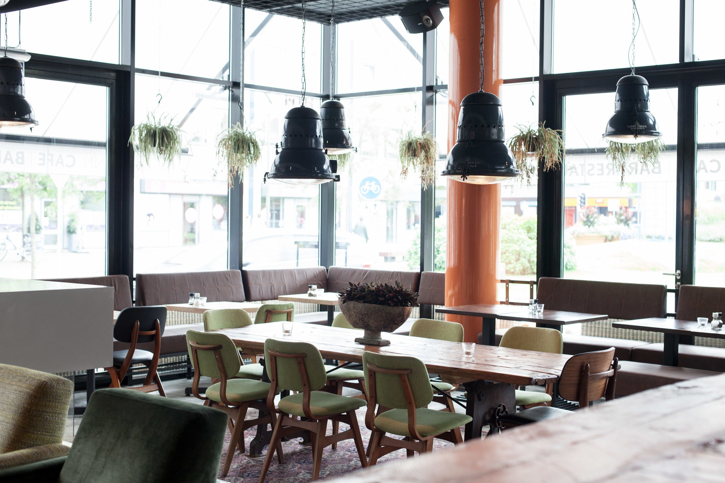 Breakfast, lunch and dinner served