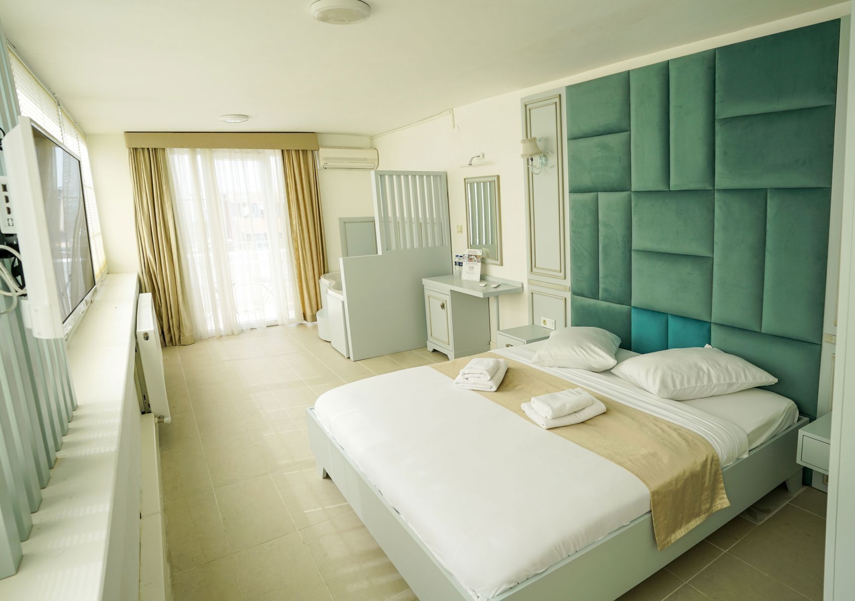 Minibar, schallisolierte Zimmer, kostenloses WLAN, Bettwäsche