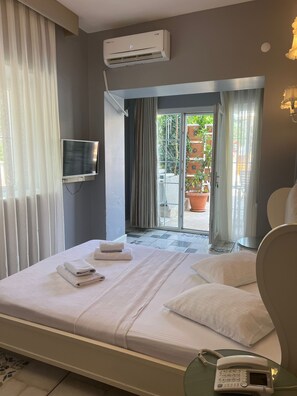 Double Room | Minibar, soundproofing, free WiFi, bed sheets