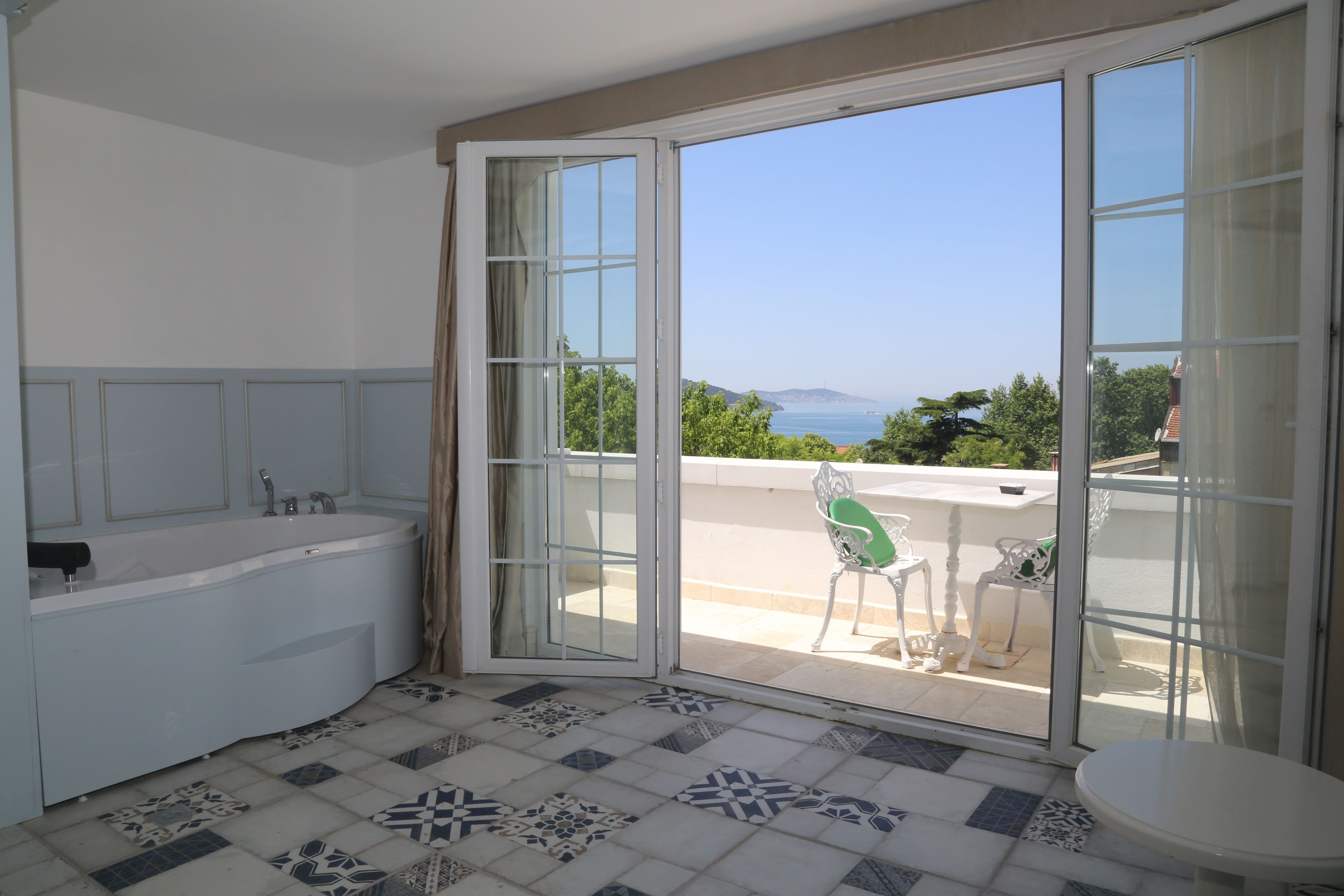 Zimmer, Whirlpool, Meerblick