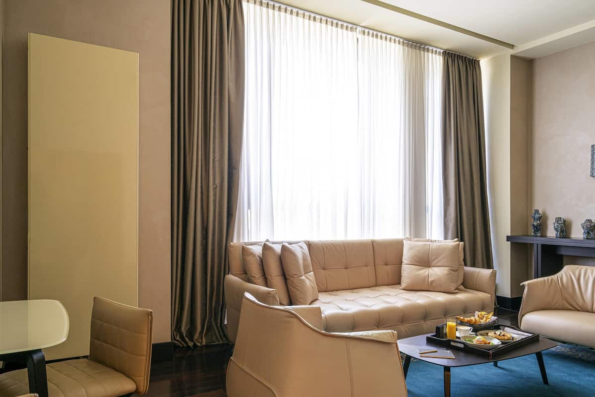 Signature-Zimmer, 1 King-Bett (Sofa) | Bettwäsche aus ägyptischer Baumwolle, hochwertige Bettwaren