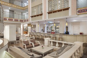 2 bares, bar junto a la piscina, bar en la playa