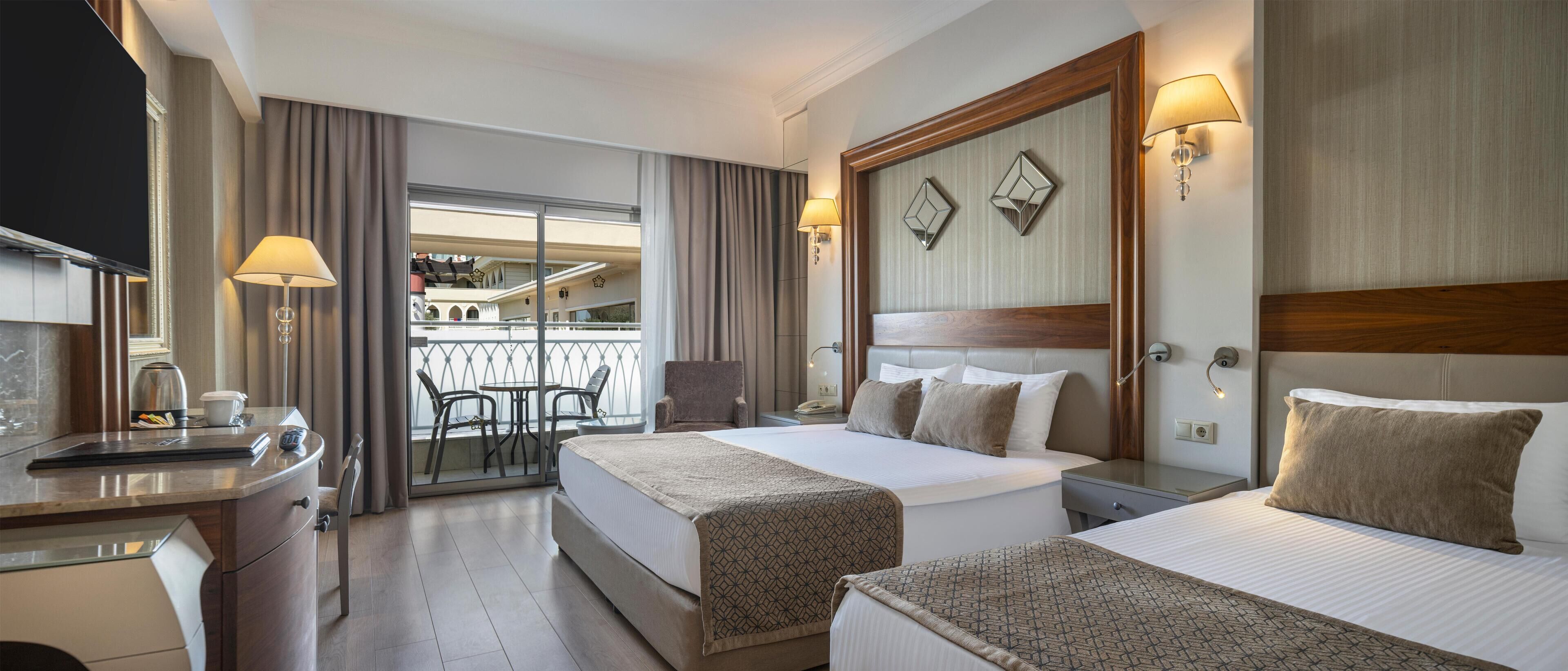 Family Room, 1 Bedroom | Free minibar, in-room safe, desk, free WiFi