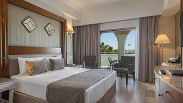 Standardværelse | Gratis minibar, pengeskab på værelset, skrivebord, gratis Wi-Fi