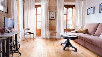 Living area | Flat-screen TV