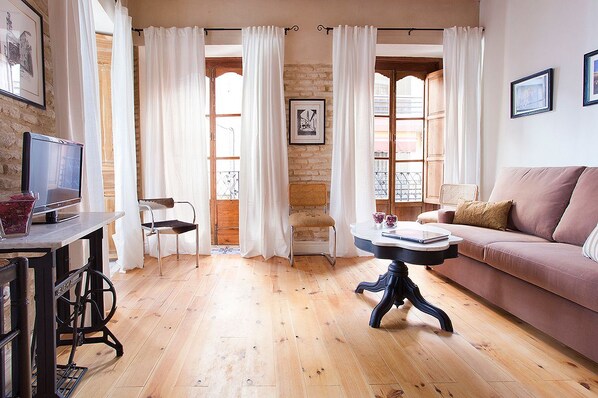 Khu phòng khách | TV màn hình phẳng 