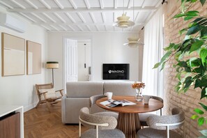 Apartment, 1 Schlafzimmer, Balkon | Wohnbereich | Flachbildfernseher