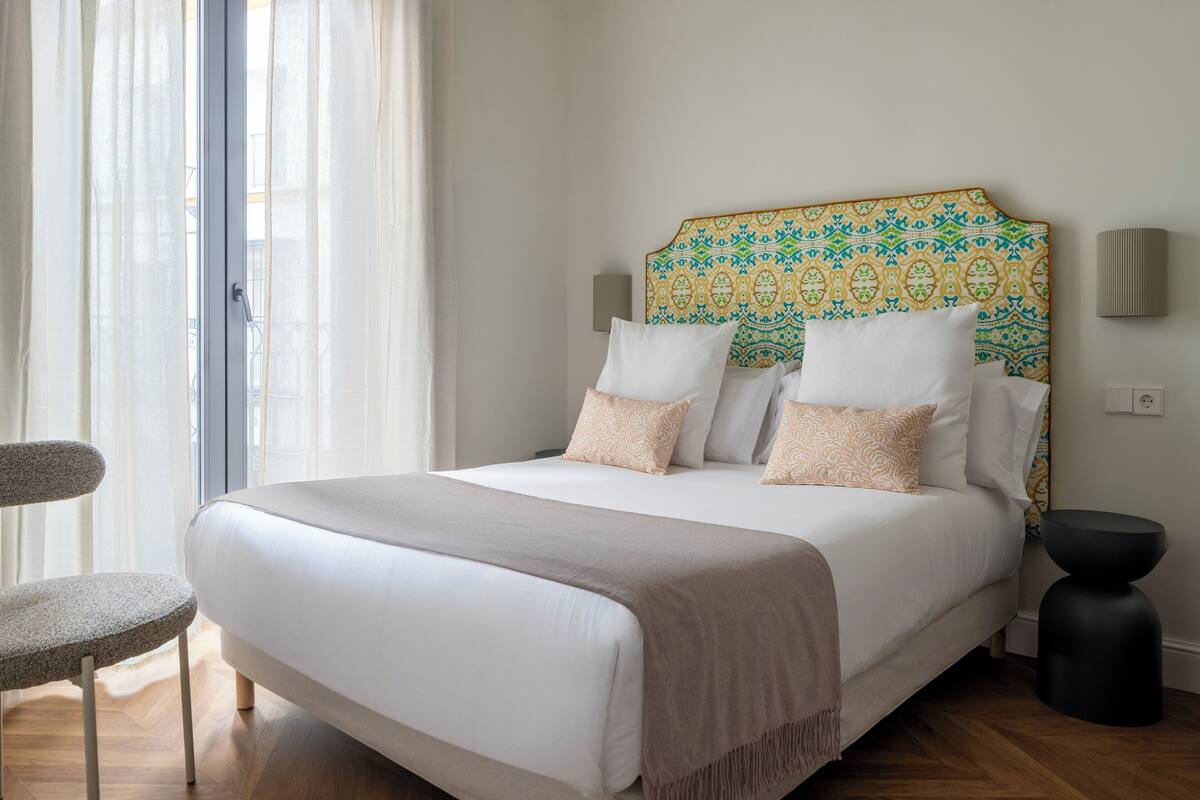 Superior-Apartment | Individuell dekoriert, individuell eingerichtet, Schreibtisch