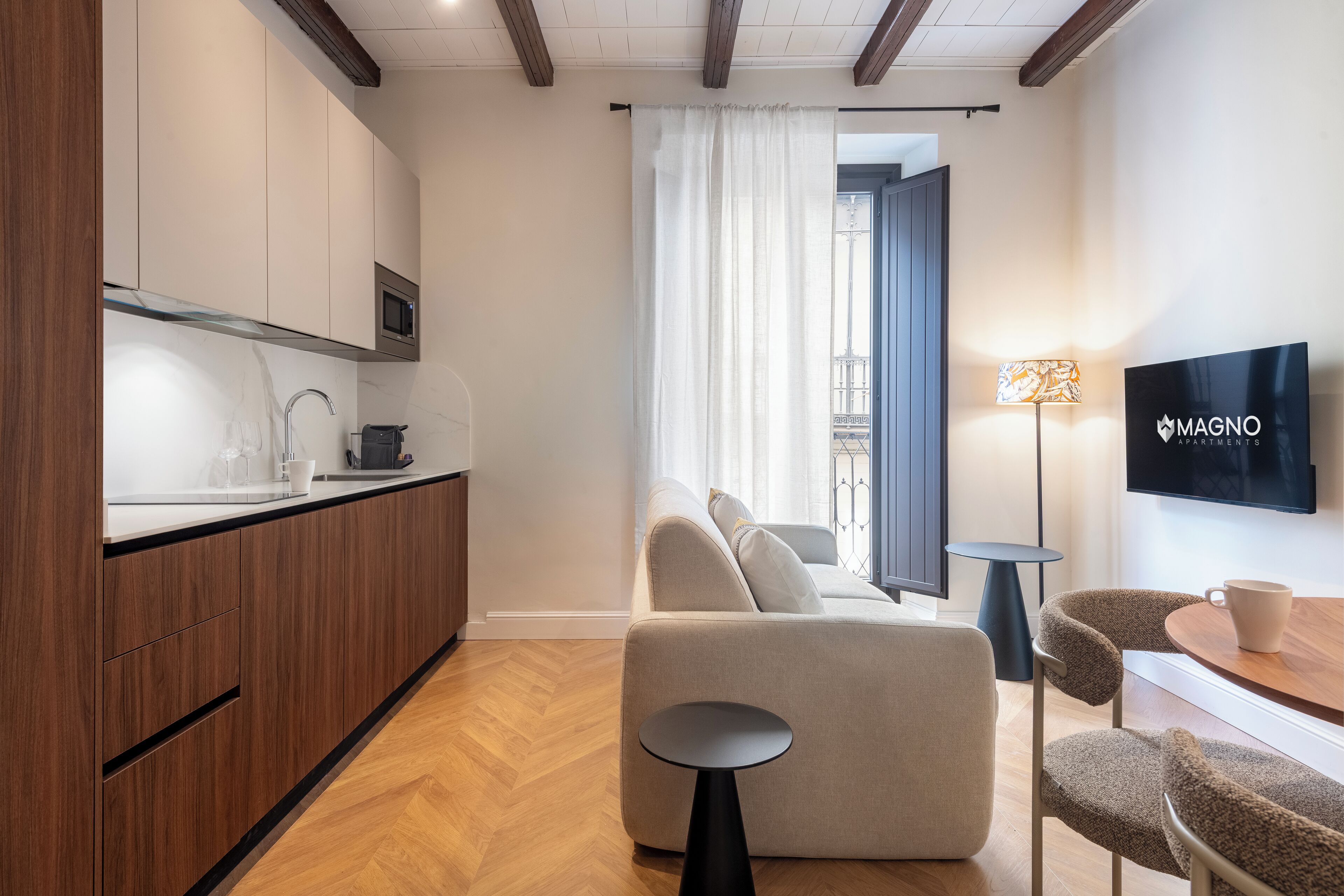 Superior Apartment | Private kitchen | Fridge, microwave, stovetop, coffee/tea maker