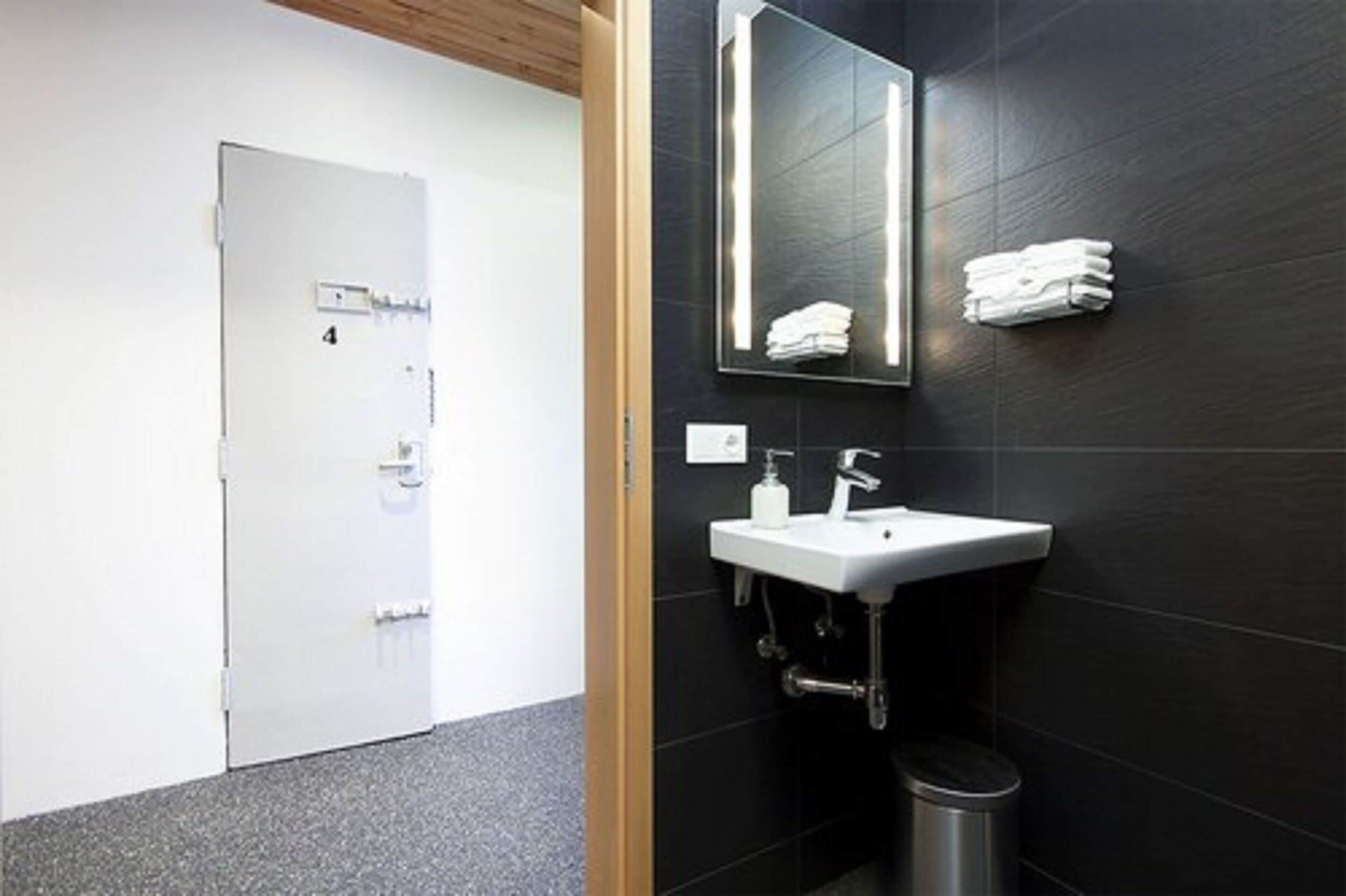 Photo - KEF Guesthouse by Keflavík airport
