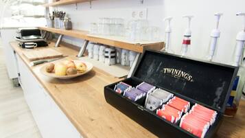 Se ofrece un desayuno bufé (12 EUR por persona)