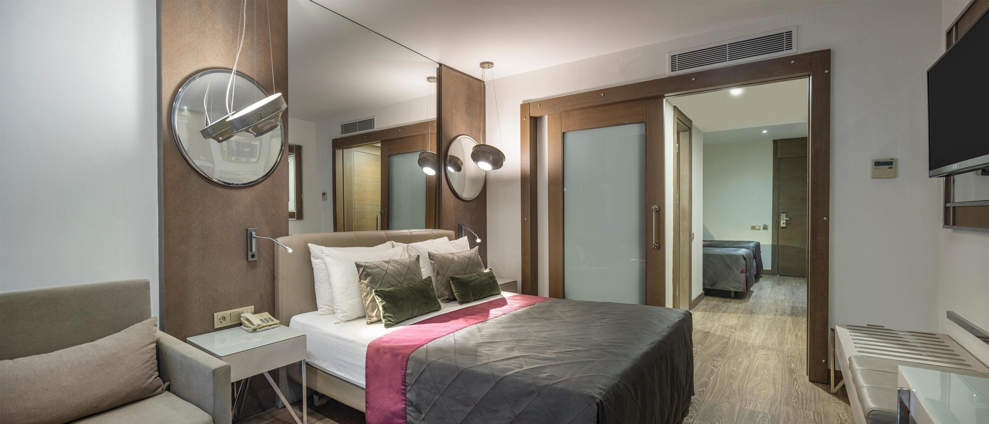 Minibar, coffres-forts dans les chambres, bureau, chambres insonorisées