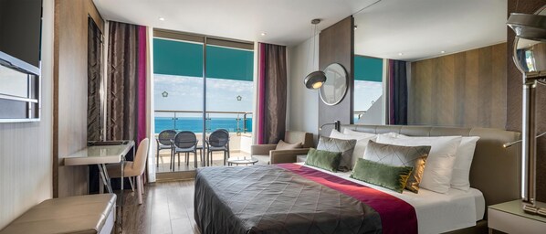 Chambre Familiale, 2 chambres, vue mer | Minibar, coffres-forts dans les chambres, bureau, chambres insonorisées