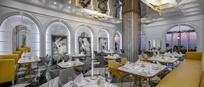 4 restauranter: frokost, lunsj og middag serveres